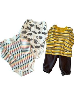Carters 6M 4 Piece Bundle Long Sleeve Bodysuits Tee Fleece Bottoms Mix Match